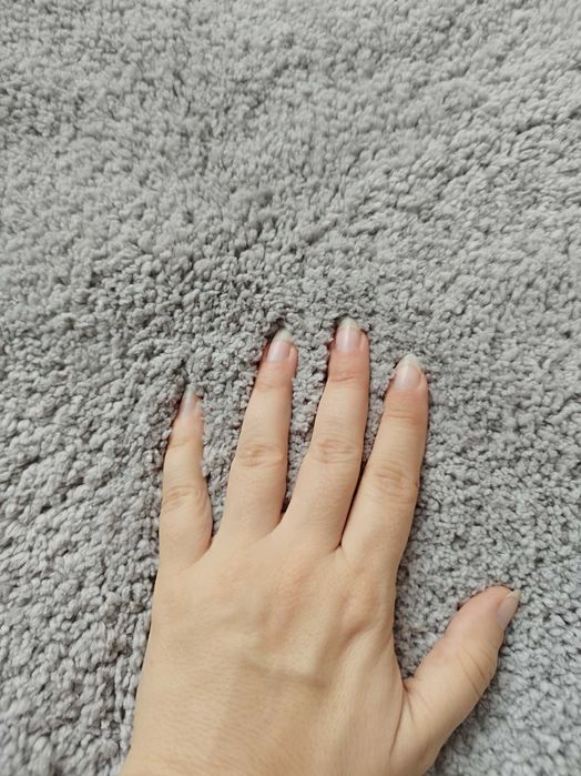 Нова кръгла постелка за баня мека. Килим кръгъл