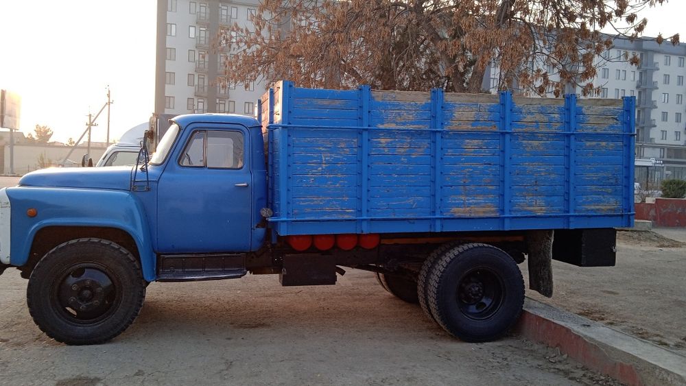 Газ 53 сотилади холати яхши мотор килинган. Ходовойда иши йук.