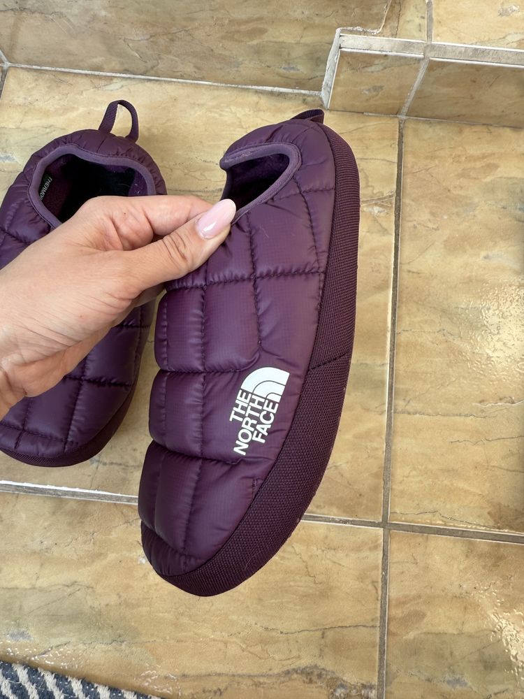 Домашни пантофи The north face.