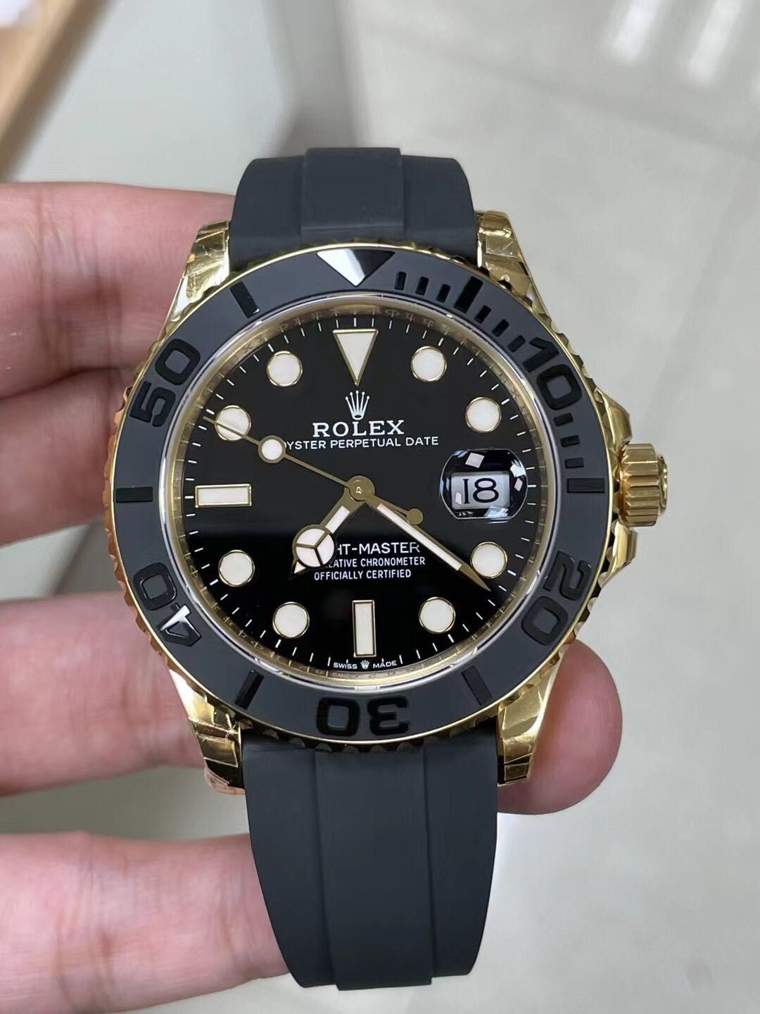 Rolex Yacht-Master 42mm Aur Galben / Cauciuc