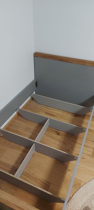 Vând pat 120x200 Mobexpert