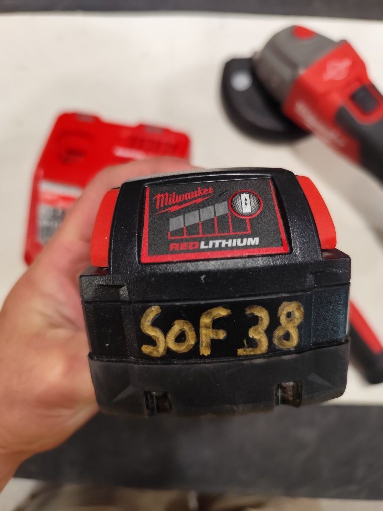 Безчетков акумулаторен ъглошлайф Милуоки Milwaukee M18 FSAG125XB + 5Ah
