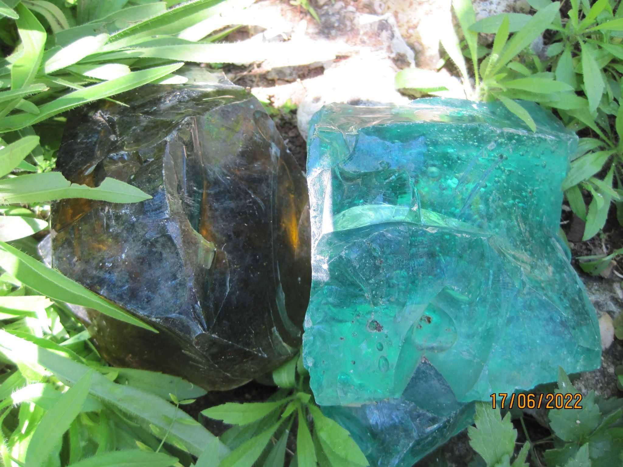 Цветни стъклени камъни за декорация