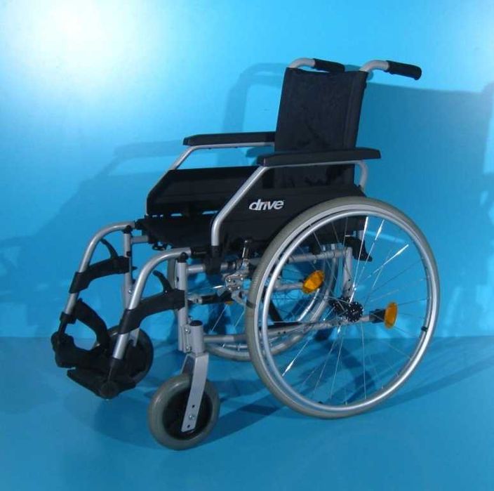 Scaun cu rotile pliabil din aluminiu Drive / latime sezut 42 cm