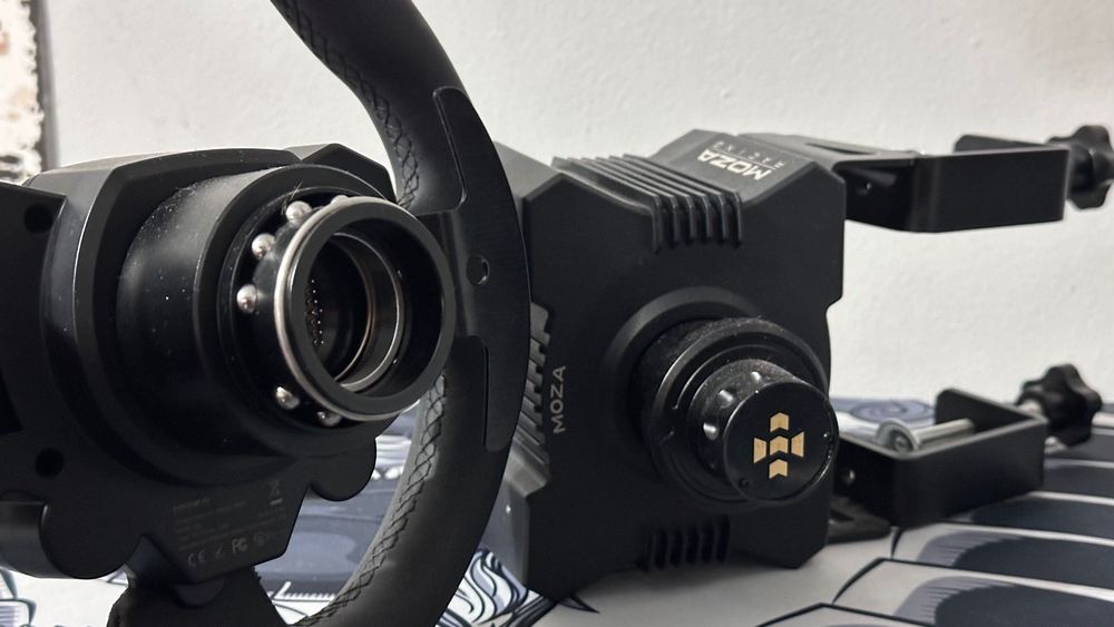 Moza r5 игровой руль