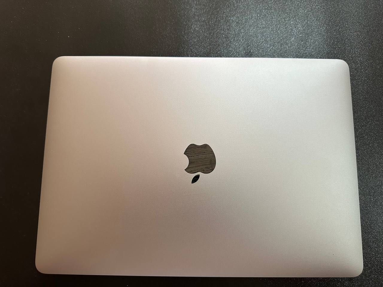 Продается MacBook AIR M1 2020