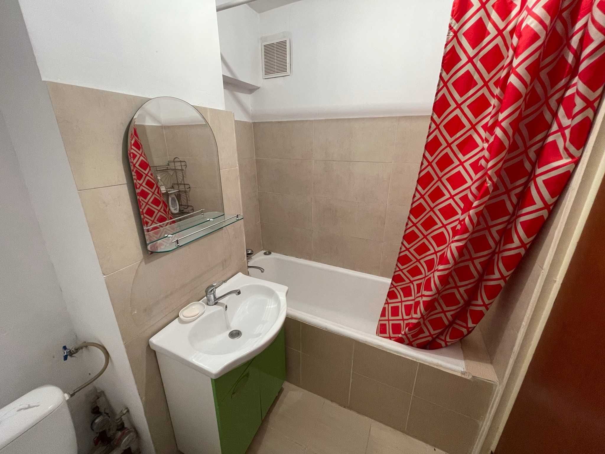 Apartament 3 camere, metrou Lujerului, vis-a-vis Cora