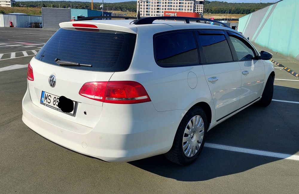 Volkswagen Passat B7 2011 1.6 TDI Bluemotion