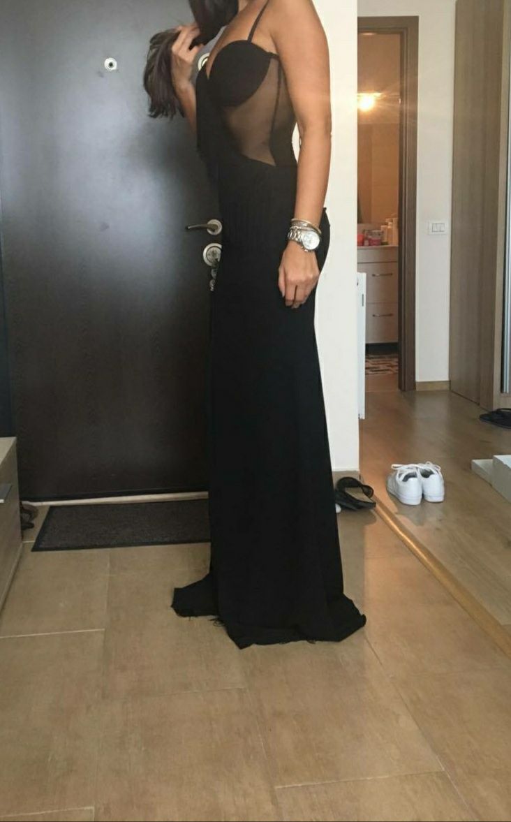 Rochie lungă cu trenă de seară neagră