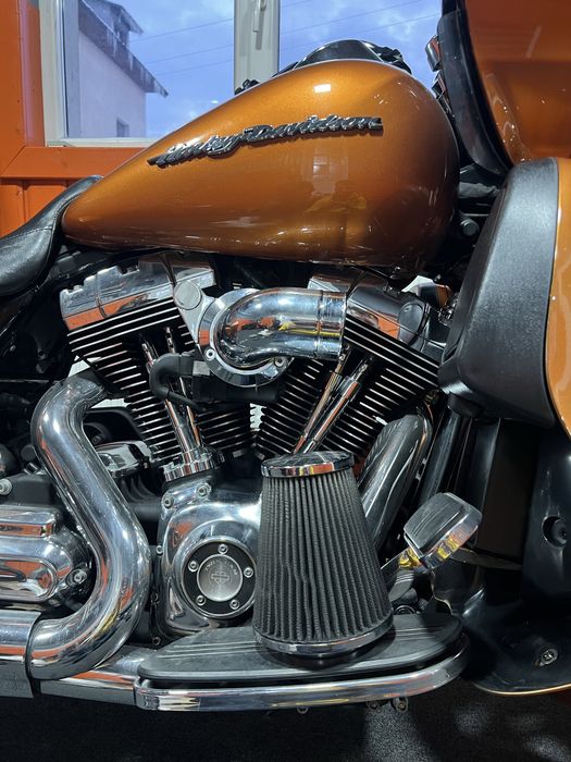Vând kit filtru de aer Screamin’ Eagle pentru Harley Davidson 103
