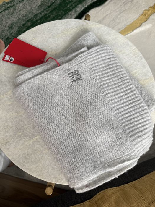 HUGO Red sarmi set fular si caciula dama gri one size noi originale