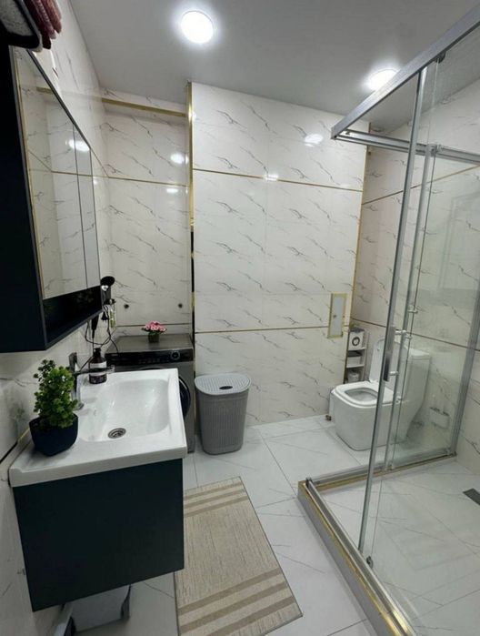 Yakkasaroy Salamatinada navastroyka 2 xonali kvartira sotiladi