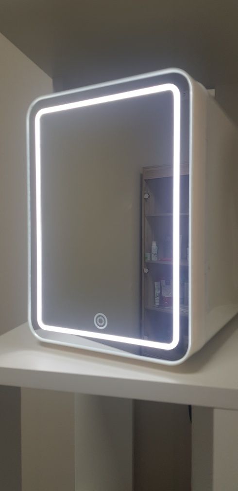 Продам мини холодильник модель Lilac 6L