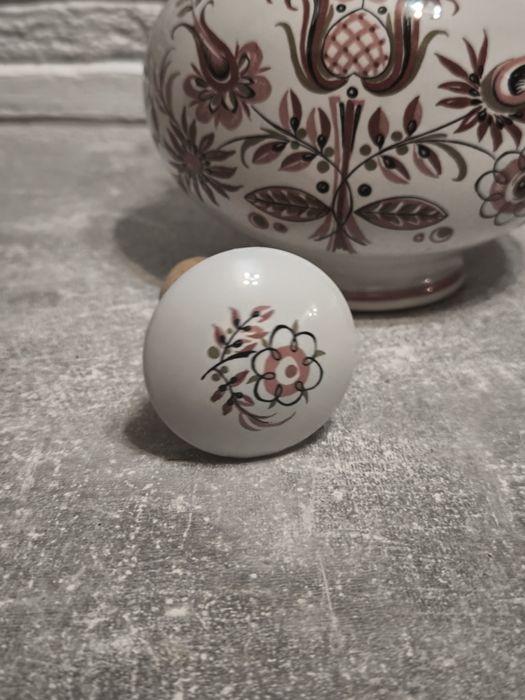 Порцеланова бутилка