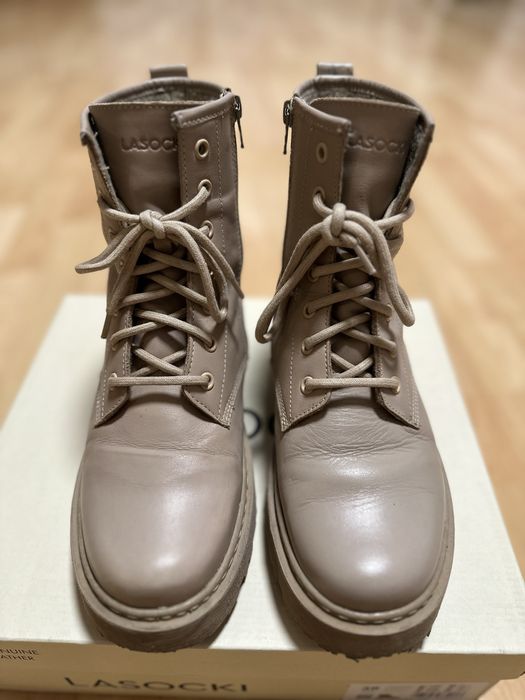 Bocanci bej de piele naturală Lasocki