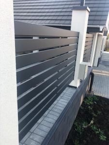 Vand garduri și porți