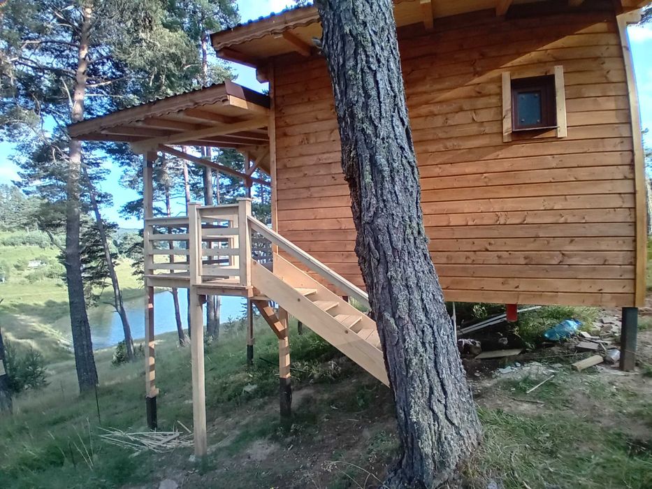 Дървена     вила