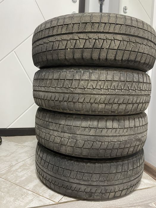 Зимние шины Bridgestone 185/60 R15