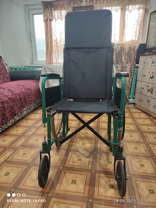 Продам инвалидную коляску