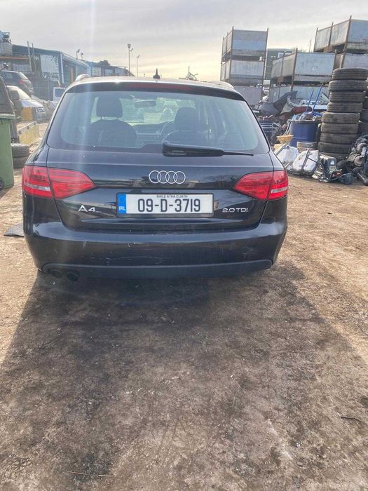 Dezmembrez Dezmembrari piese Audi A4 B8 an 2010 2.0 caga
