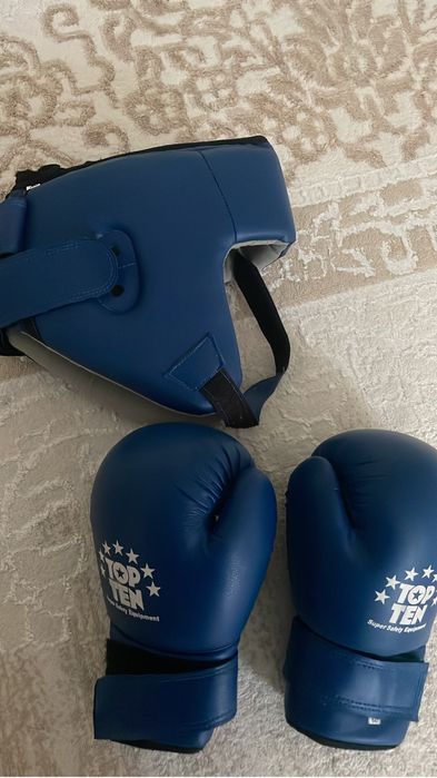 Шлем и перчатка продам