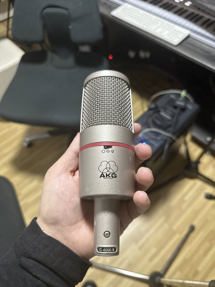 Microfon Studio AKG c4000 B