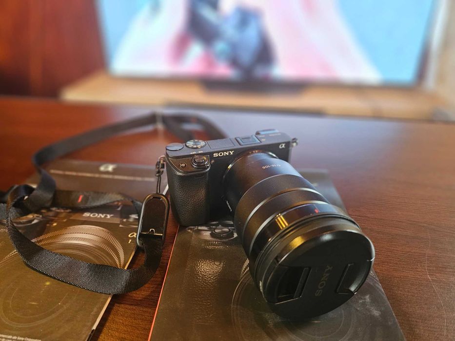 Aparat foto a6300 cu obiectiv sony F4/18-105 ideal pentru poze