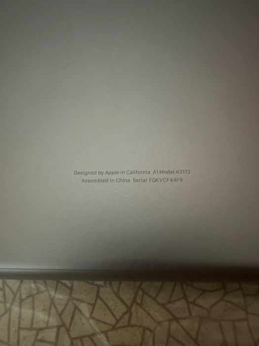 Продается MacBook Air M3 2024 заблокирован на iCloud