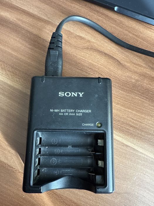 Зарядка для батареек SONY BC-CS2B