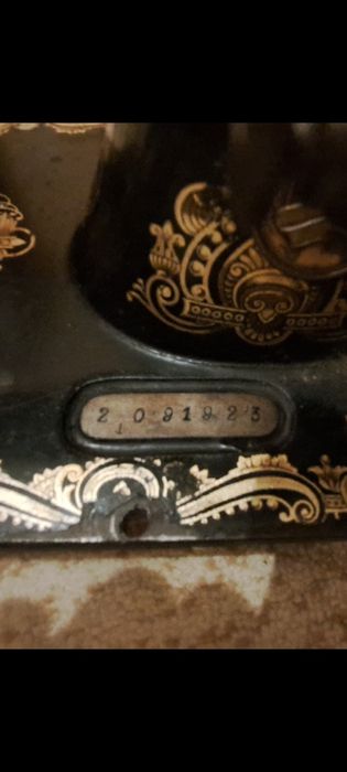 Vând masina de cusut Singer Model 15k