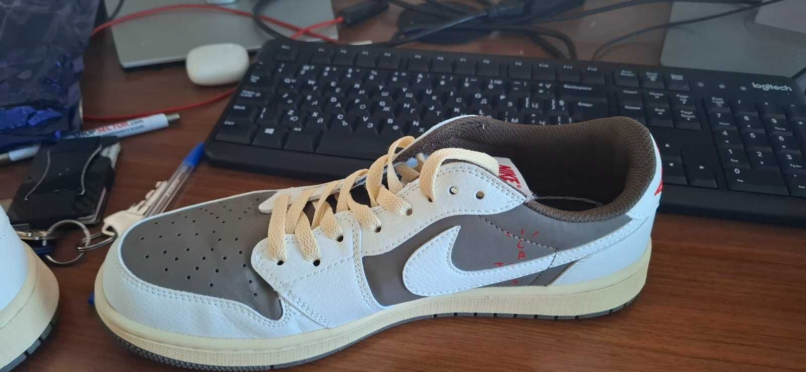 Jordan 1 low reverse mocha