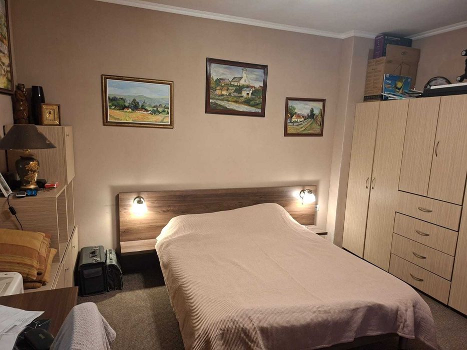 OCAZIE!!! Apartament in casa situata ultracentral cu curte aferenta.