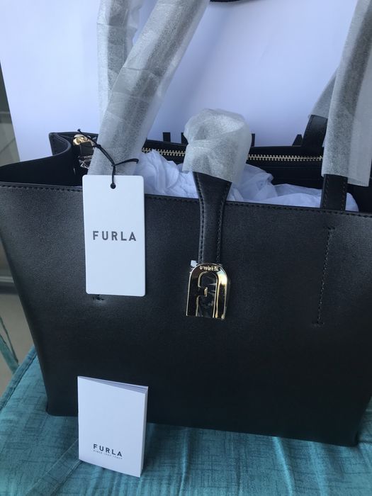 FURLA MIA SOFIA TOTE M.100% оригинал.Със сериен номер,етикети,всичко !