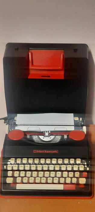 Mașină de scris Brillant Supermatic impecabilă