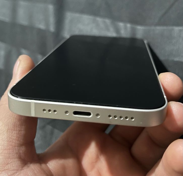  iPhone 13 в идеальном состоянии