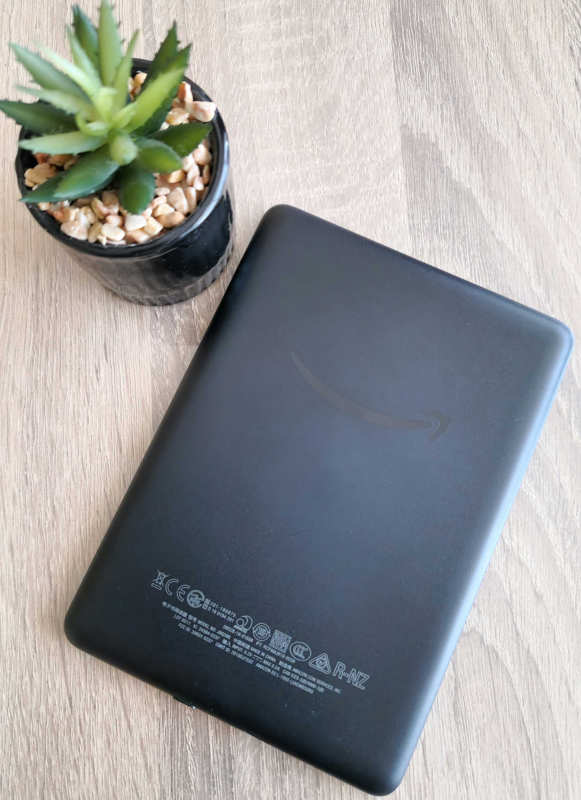 БЕЗПЛАТНА ДОСТАВКА Kindle Amazon 10th generation четец с подсветка