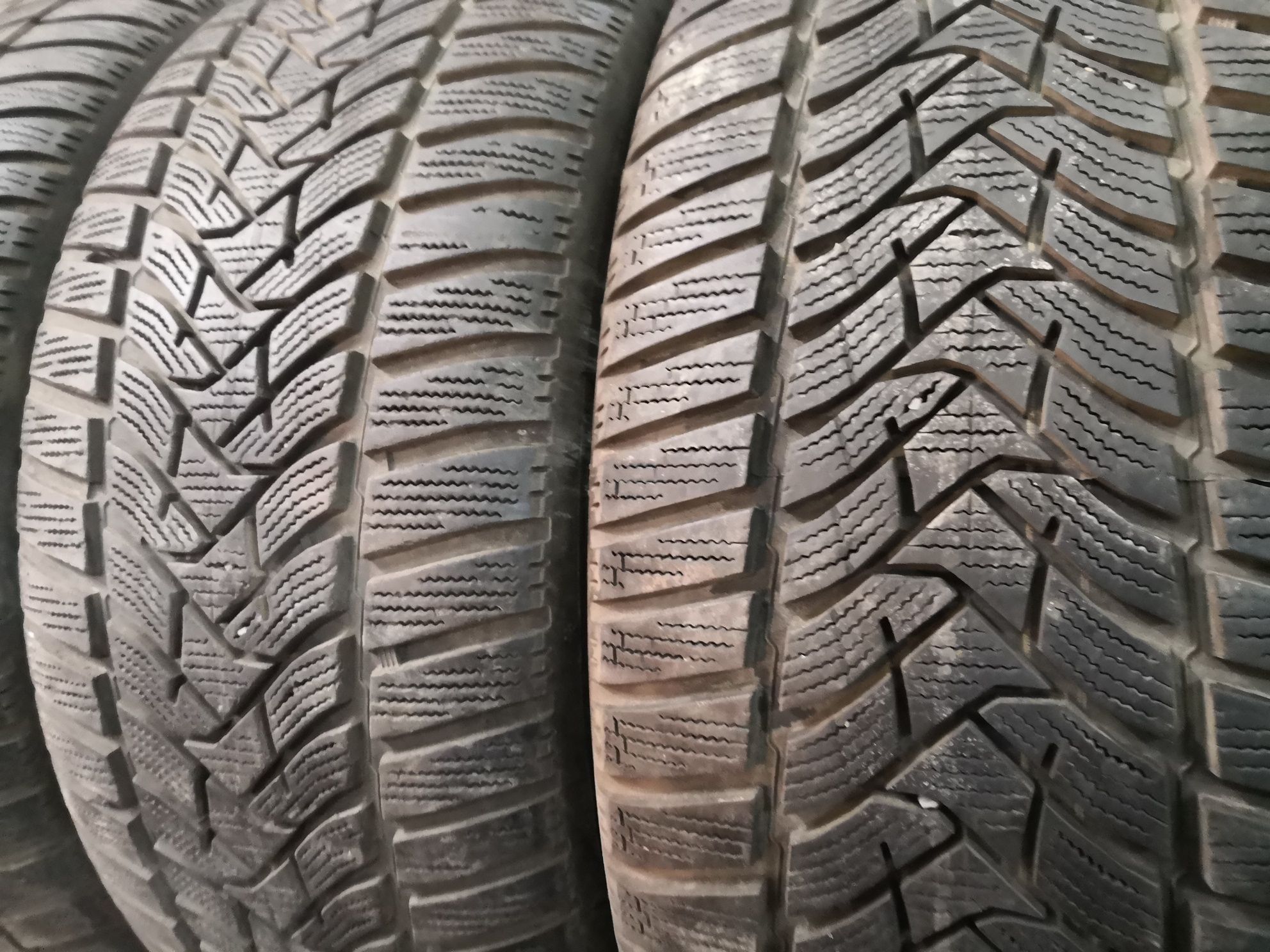 245 40 18 цола гуми като нови dunlop