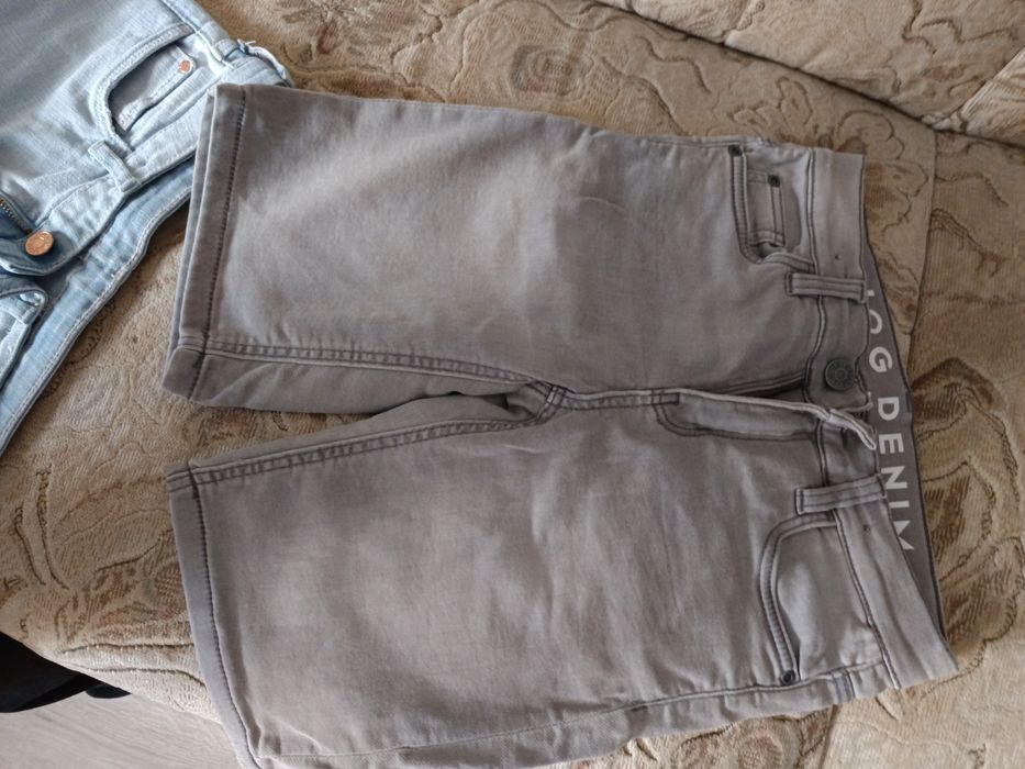 Lot pantaloni scurți măr 128-134