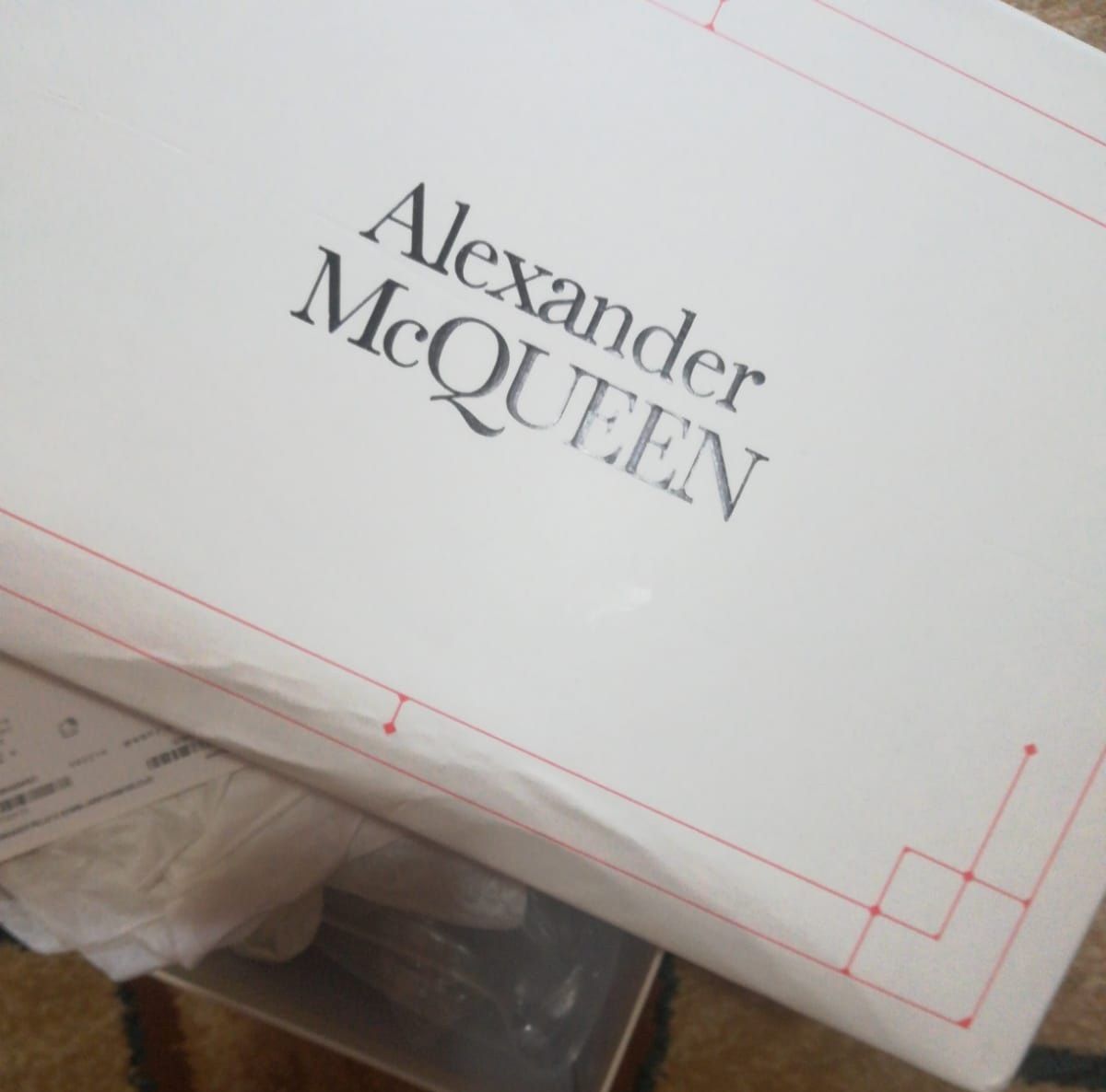 Vand adidasi Alexander McQueen