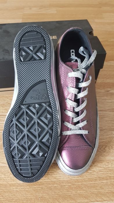 Tenisi Converse damă noi, măsura 39 , piele naturală