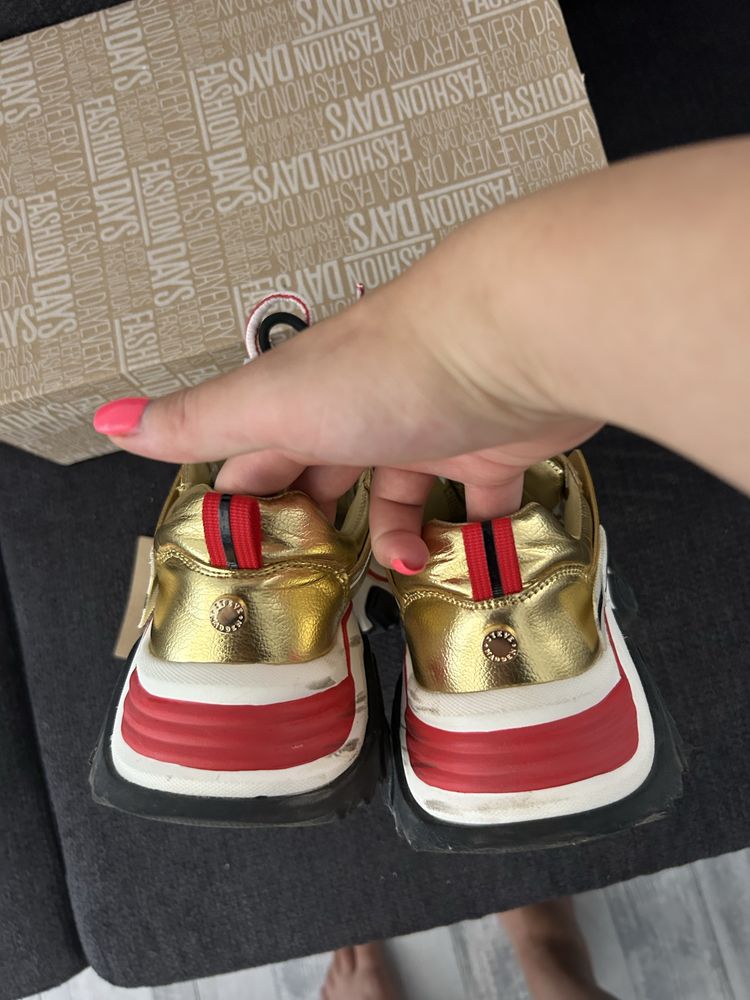 Steve Madden маратонки