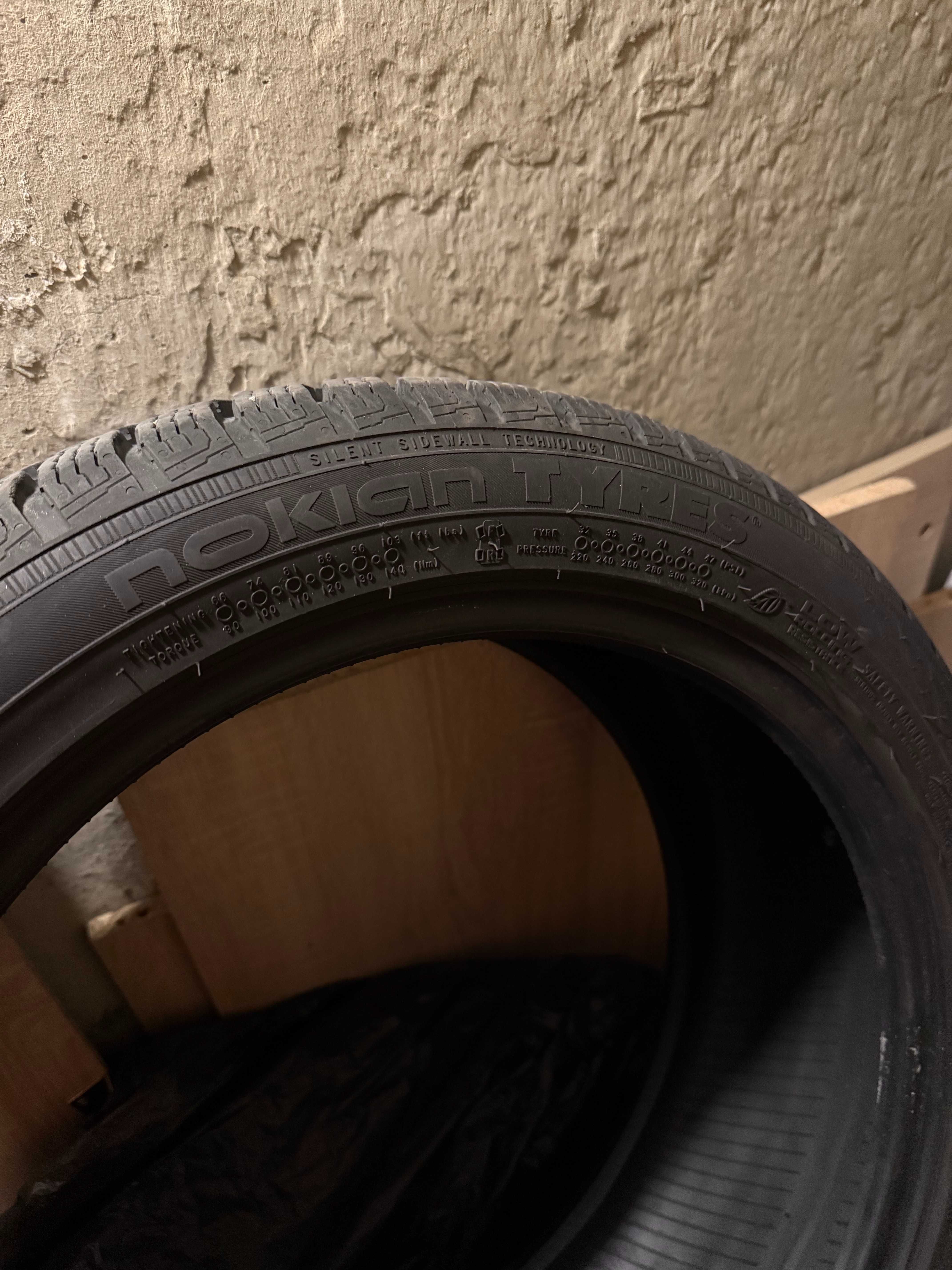 Продавам Зимни Гуми NOKIAN 225/45/17 С Борд На 2 Сезона Запазени