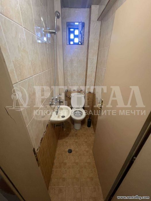 Дава се под наем Тристаен апартамент в Пловдив, Център - 115 кв.м за 600 € - Снимка #15