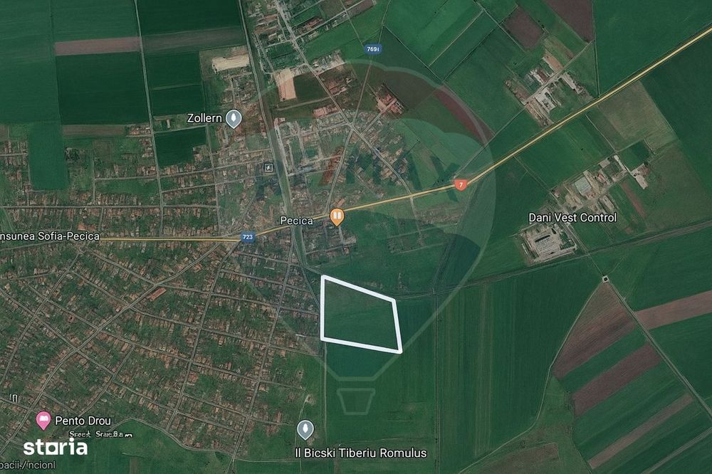 Teren extravilan cu iesire la drumul principal- Pecica, Arad