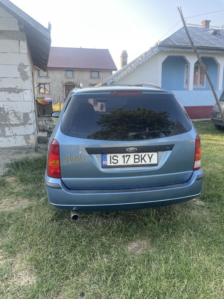 Vand ford focus 1.6 benzina 4800 lei pentru detalii