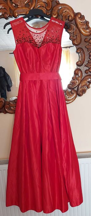 vând rochie de ocazie