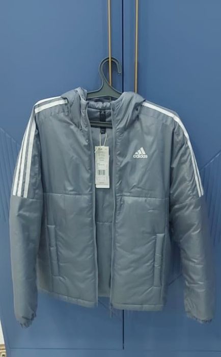 Продам куртку адидас оригинал новый размер xs