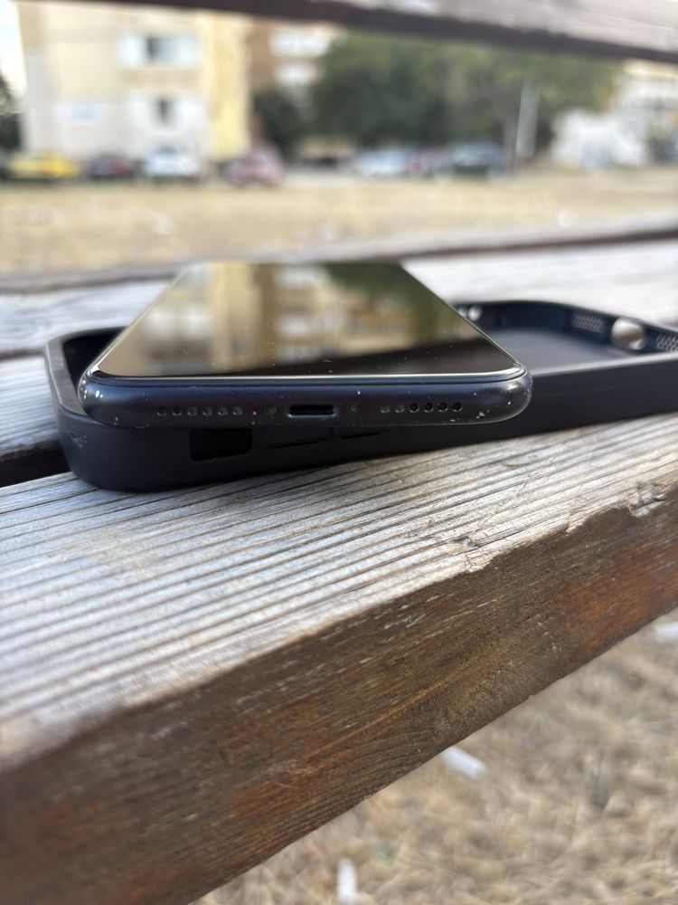 Продавам iphone XR