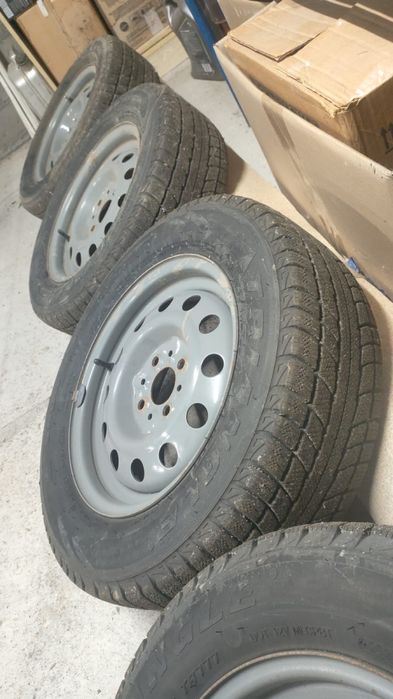 Продам колеса  Резину зимняя липучка Trianglee 185/65/14