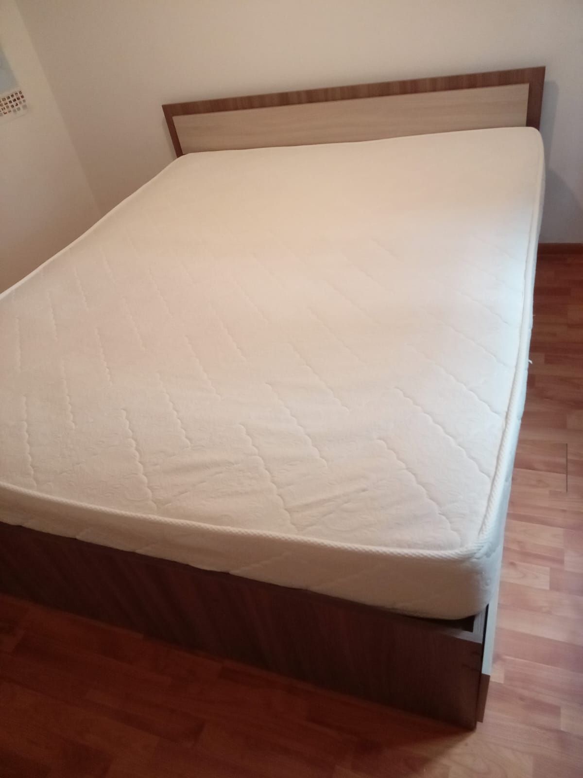 Продам кровать двух спальную